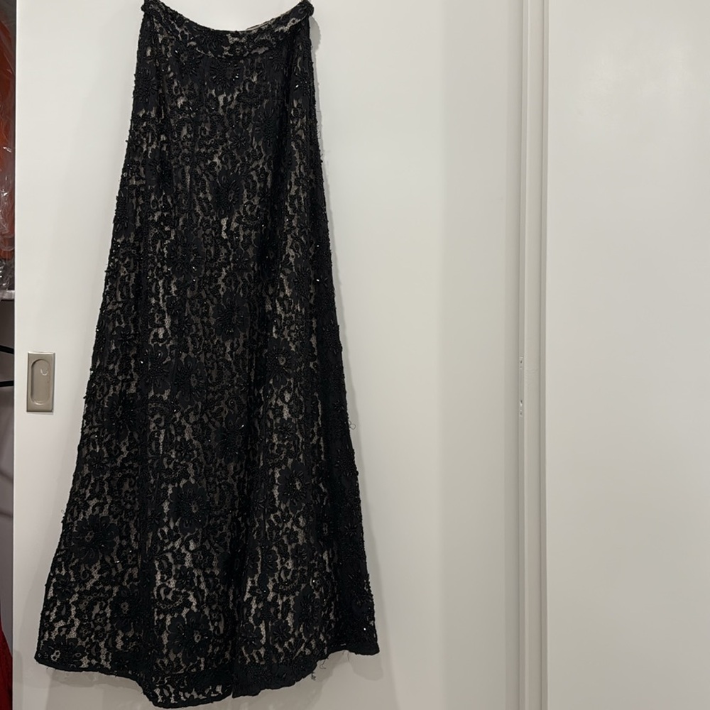 Alice + Olivia Black Beaded Lace Ballgown skirt